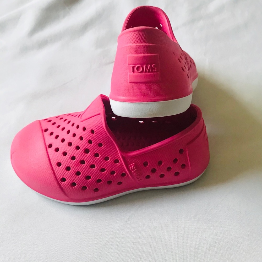 EUC Toms pink Romper slip-ons  toddlers size 5